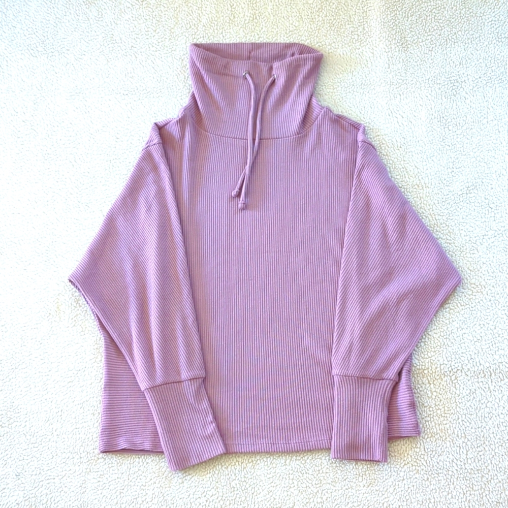SOLD***Vera Wang Turtleneck sweater